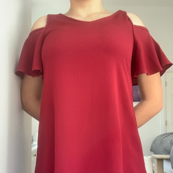 Red knee length dress - Picture 3 of 4